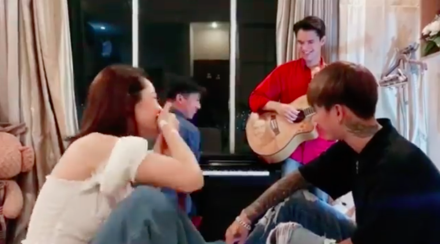 Sau ồn ào MV bị chỉ trích, Chi Pu vẫn tự tin khoe giọng hát mộc - Ảnh 3. Sau ồn ào MV bị chỉ trích, Chi Pu vẫn tự tin khoe giọng hát mộc - Ảnh 3.