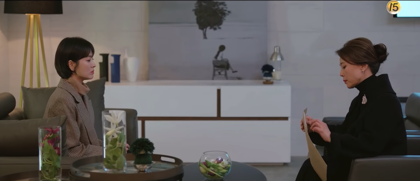 Mẹ chồng ác ma xuất hiện, đối đầu trực diện với Song Hye Kyo - Ảnh 2. Mẹ chồng ác ma xuất hiện, đối đầu trực diện với Song Hye Kyo - Ảnh 2.