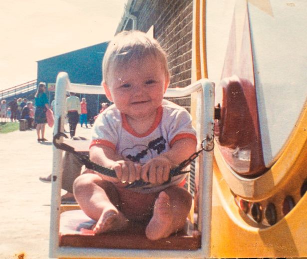 Cậu b&eacute; 21 th&aacute;ng tuổi mất t&iacute;ch v&agrave; kh&ocirc;ng trở về nữa, 27 năm sau c&acirc;u chuyện vẫn kh&ocirc;ng thể t&igrave;m ra được ch&acirc;n tướng sự việc - Ảnh 2.