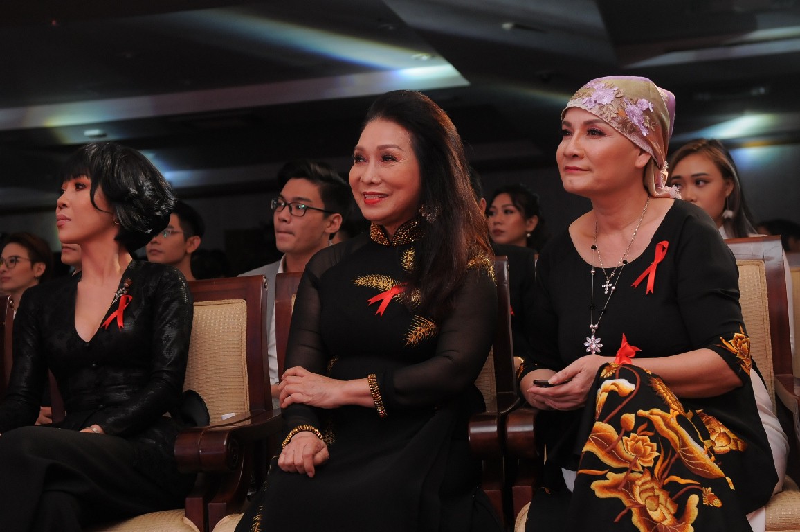 Vợ chồng Chúng Huyền Thanh lần đầu bế con trai bụ bẫm đi sự kiện - Ảnh 7. Vợ chồng Chúng Huyền Thanh lần đầu bế con trai bụ bẫm đi sự kiện - Ảnh 7.