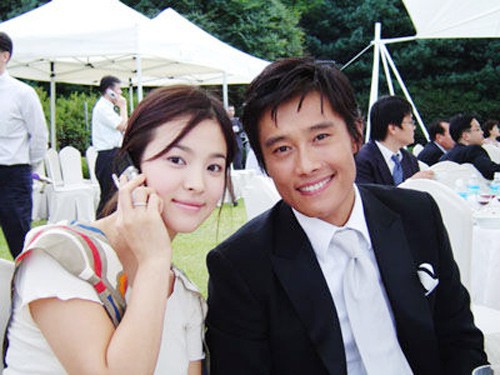 Tái xuất với Encounter, Song Hye Kyo vô tình đụng mặt cả hai người tình cũ - Ảnh 3. Tái xuất với Encounter, Song Hye Kyo vô tình đụng mặt cả hai người tình cũ - Ảnh 3.