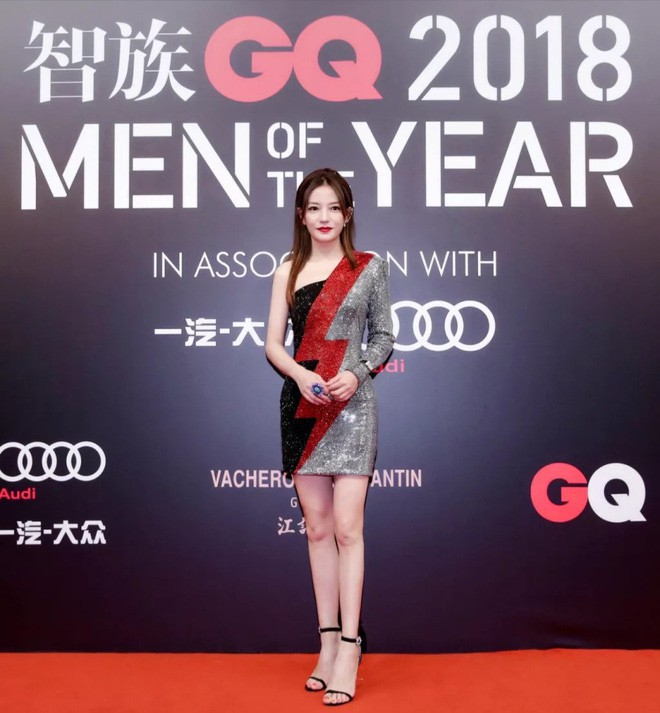 Triệu Vy khoe vẻ đẹp hồi xuân mong manh tựa sương khói - Ảnh 6. Triệu Vy khoe vẻ đẹp hồi xuân mong manh tựa sương khói - Ảnh 6.