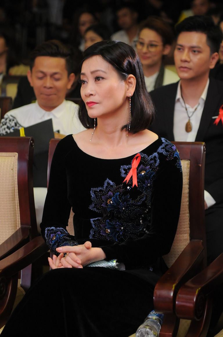 Vợ chồng Chúng Huyền Thanh lần đầu bế con trai bụ bẫm đi sự kiện - Ảnh 8. Vợ chồng Chúng Huyền Thanh lần đầu bế con trai bụ bẫm đi sự kiện - Ảnh 8.