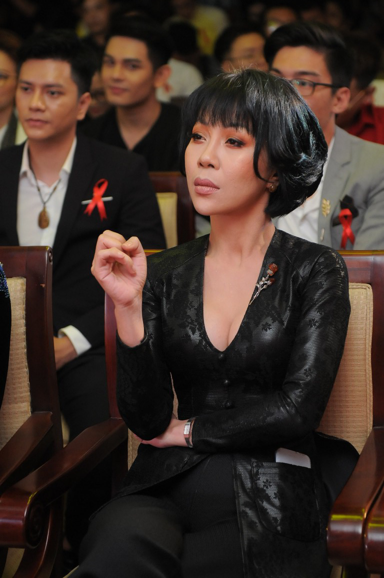 Vợ chồng Chúng Huyền Thanh lần đầu bế con trai bụ bẫm đi sự kiện - Ảnh 9. Vợ chồng Chúng Huyền Thanh lần đầu bế con trai bụ bẫm đi sự kiện - Ảnh 9.