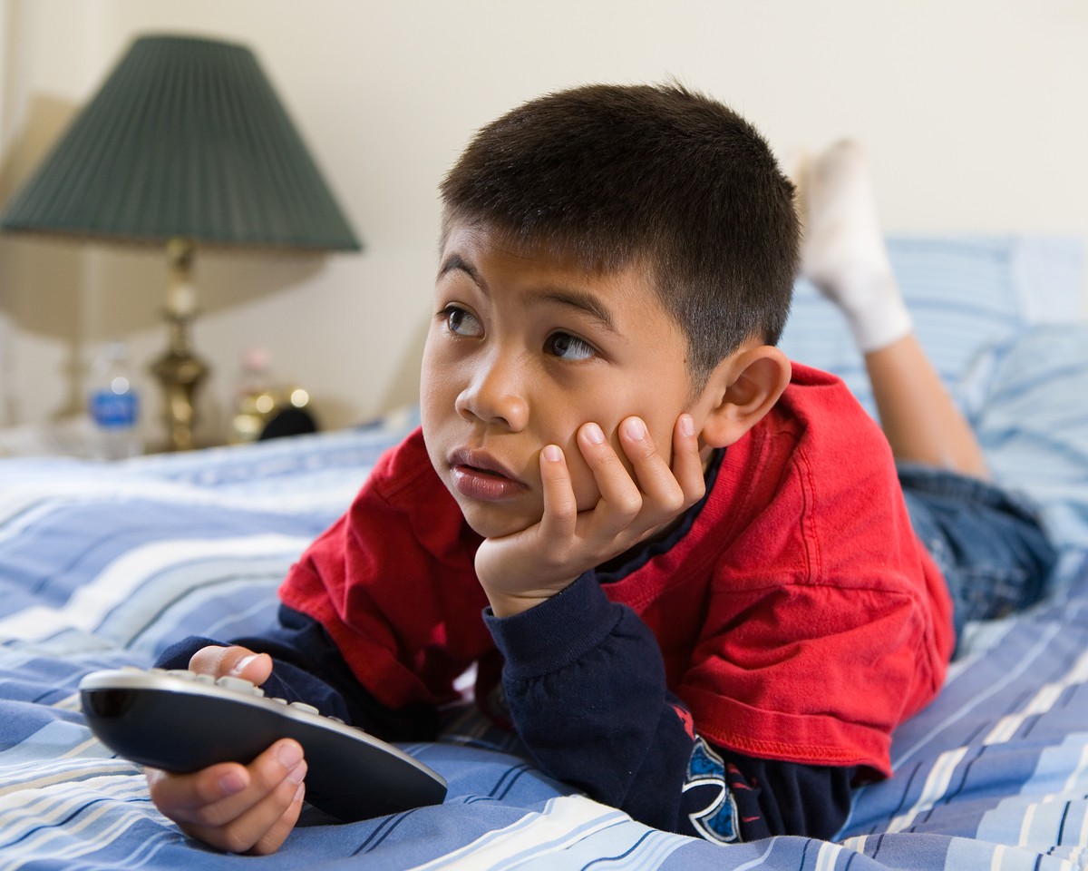 Dắt túi ngay những mẹo giúp bé tắt tivi, ipad dễ dàng mà không có cơn ăn vạ nào xảy ra - Ảnh 1. Dắt túi ngay những mẹo giúp bé tắt tivi, ipad dễ dàng mà không có cơn ăn vạ nào xảy ra - Ảnh 1.