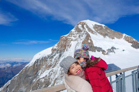 MC Diệp Chi VTV: vẫn trẻ trung mặn m&agrave; ở tuổi 32, bất chấp tin đồn ly h&ocirc;n vẫn hạnh ph&uacute;c b&ecirc;n con g&aacute;i nhỏ - Ảnh 23.