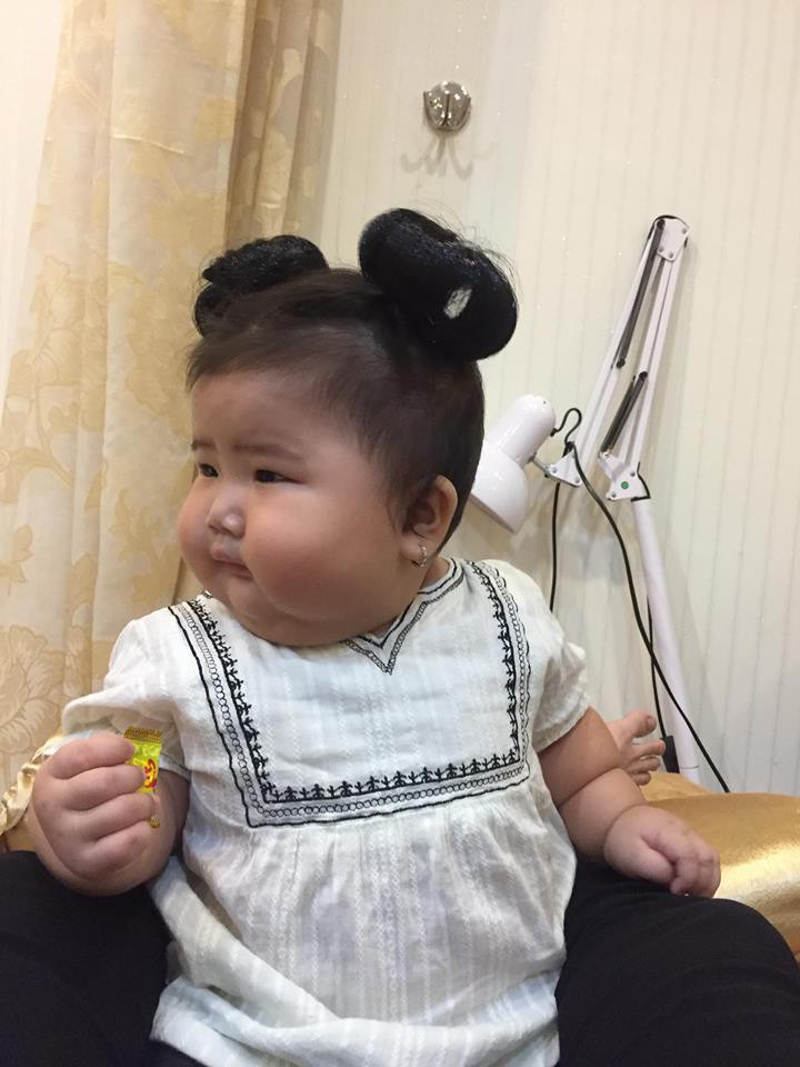 Mới 11 tháng tuổi, bé gái ú na ú nần đã nặng 14kg khiến các mẹ không thể tin vào mắt mình - Ảnh 14. Mới 11 tháng tuổi, bé gái ú na ú nần đã nặng 14kg khiến các mẹ không thể tin vào mắt mình - Ảnh 14.