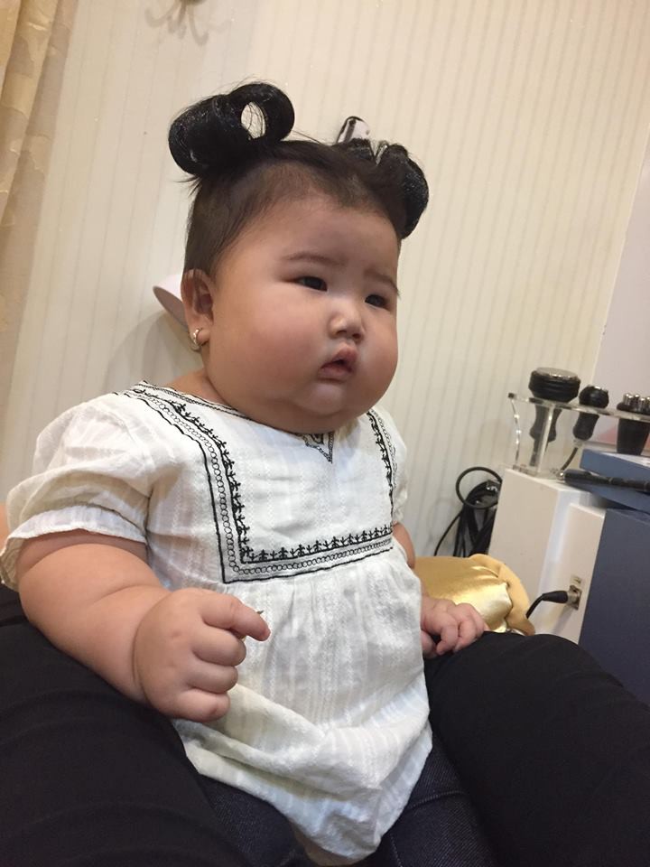 Mới 11 tháng tuổi, bé gái ú na ú nần đã nặng 14kg khiến các mẹ không thể tin vào mắt mình - Ảnh 16. Mới 11 tháng tuổi, bé gái ú na ú nần đã nặng 14kg khiến các mẹ không thể tin vào mắt mình - Ảnh 16.