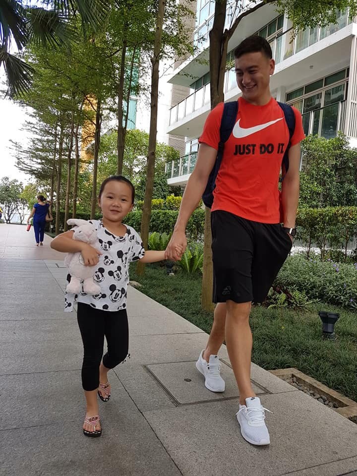 Cô bé 6 tuổi xinh đẹp được Lâm Tây cưng chiều hóa ra lại là con gái của nữ nghệ sĩ này - Ảnh 2. Cô bé 6 tuổi xinh đẹp được Lâm Tây cưng chiều hóa ra lại là con gái của nữ nghệ sĩ này - Ảnh 2.
