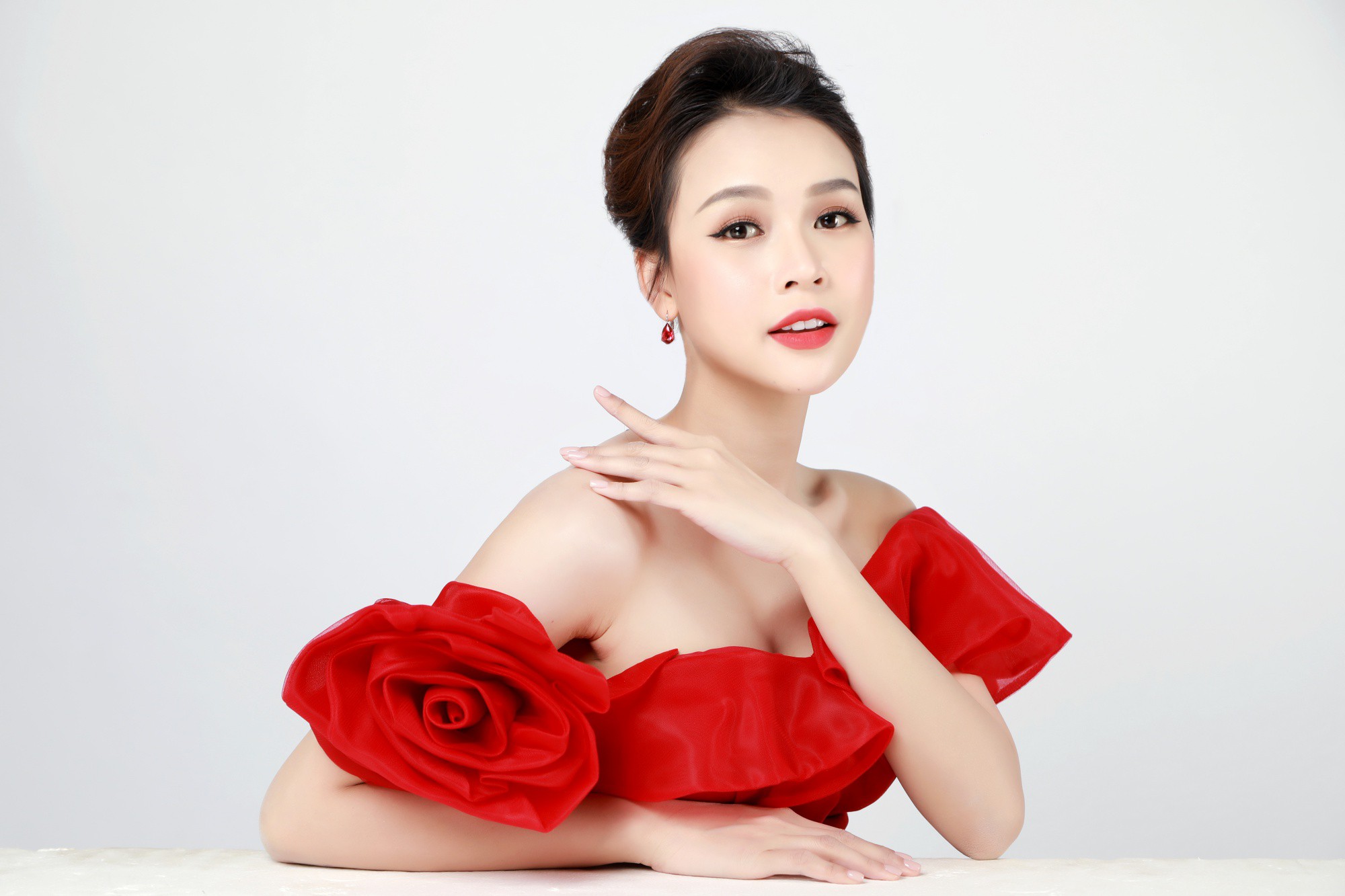 Sam bất ngờ đại diện cho Facebook Việt Nam làm host gameshow mới - Ảnh 1. Sam bất ngờ đại diện cho Facebook Việt Nam làm host gameshow mới - Ảnh 1.