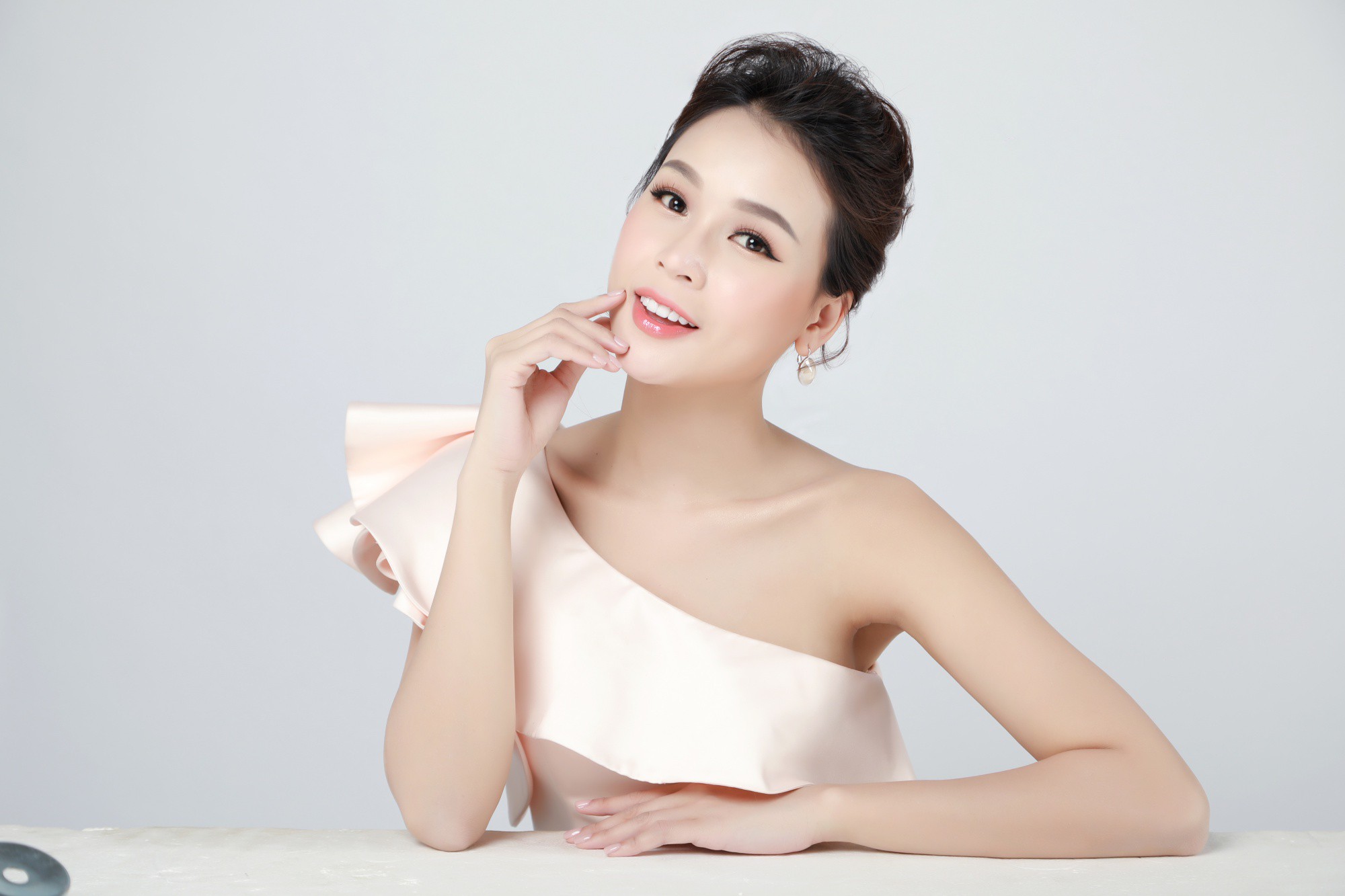 Sam bất ngờ đại diện cho Facebook Việt Nam làm host gameshow mới - Ảnh 5. Sam bất ngờ đại diện cho Facebook Việt Nam làm host gameshow mới - Ảnh 5.