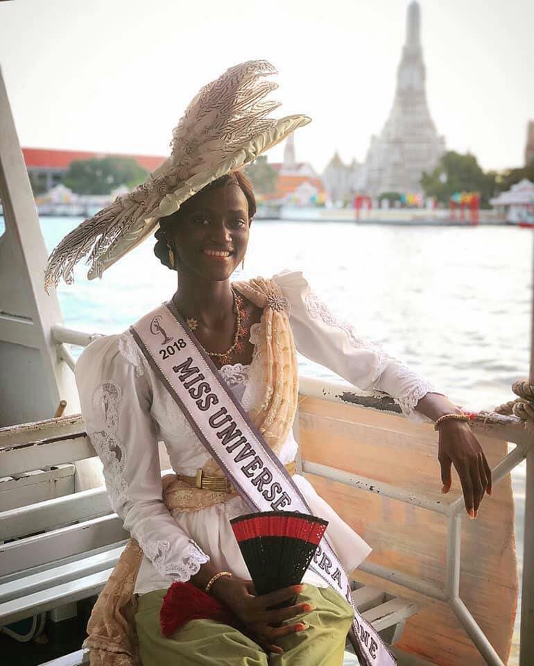 Câu chuyện cảm động về thí sinh Miss Universe 2018: Dự thi muộn vì quá nghèo, nhưng nhận cái kết ấm lòng từ người dân Thái - Ảnh 1. Câu chuyện cảm động về thí sinh Miss Universe 2018: Dự thi muộn vì quá nghèo, nhưng nhận cái kết ấm lòng từ người dân Thái - Ảnh 1.