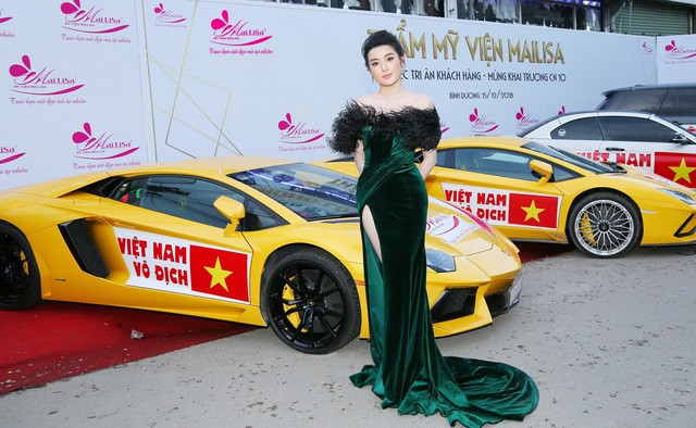 Hoa hậu Ngọc H&acirc;n, Mỹ Linh đồng loạt diện v&aacute;y khoe trọn vai trần, nhưng nh&igrave;n sang Huyền My ai cũng cho&aacute;ng hơn cả! - Ảnh 6.