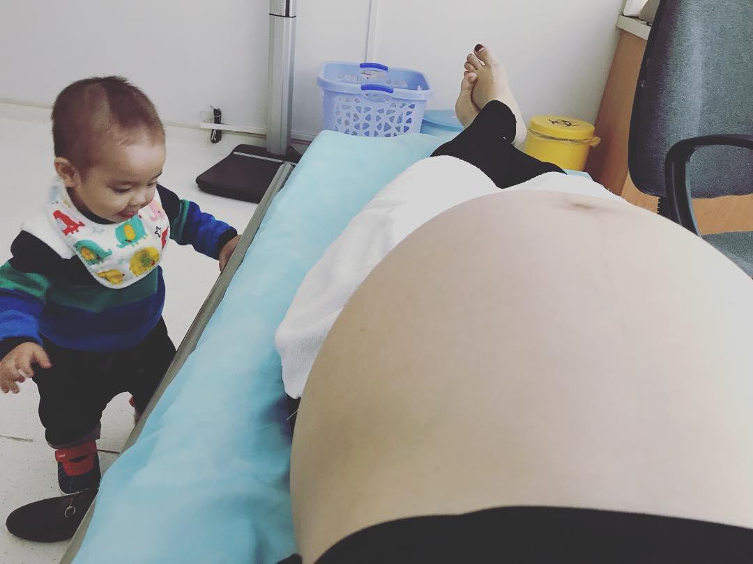 Bầu 39 tuần, Hằng Túi sốt sắng lên bàn đẻ nhưng nào ngờ lại bị... bác sĩ đuổi về - Ảnh 2. Bầu 39 tuần, Hằng Túi sốt sắng lên bàn đẻ nhưng nào ngờ lại bị... bác sĩ đuổi về - Ảnh 2.