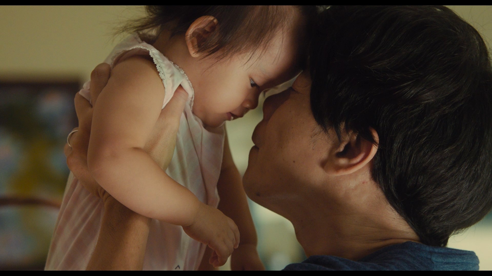 Hé lộ những phân cảnh đứt lòng xé ruột của cha con Thái Hòa - Kaity Nguyễn - Ảnh 4. Hé lộ những phân cảnh đứt lòng xé ruột của cha con Thái Hòa - Kaity Nguyễn - Ảnh 4.