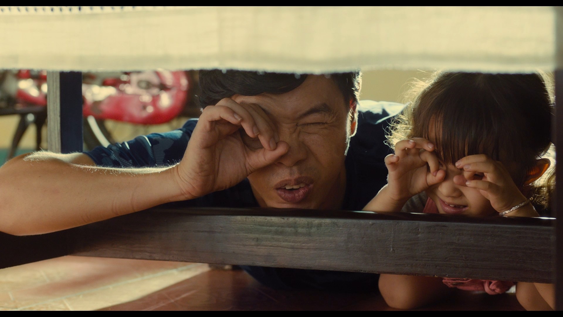 Hé lộ những phân cảnh đứt lòng xé ruột của cha con Thái Hòa - Kaity Nguyễn - Ảnh 5. Hé lộ những phân cảnh đứt lòng xé ruột của cha con Thái Hòa - Kaity Nguyễn - Ảnh 5.