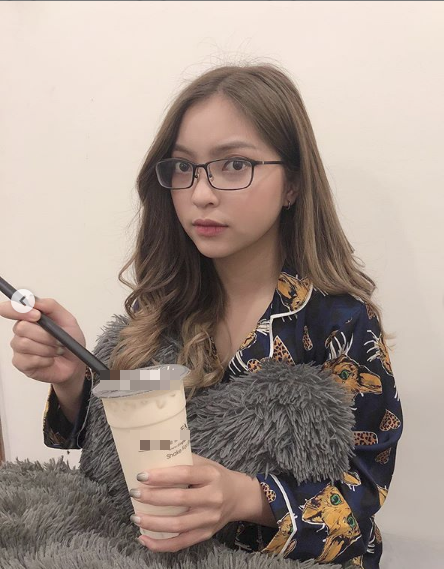 Giữa tin đồn rạn nứt với Quang Hải, hot girl Nhật Lê lại bị dân mạng chỉ trích vì miệt mài... đăng quảng cáo - Ảnh 2. Giữa tin đồn rạn nứt với Quang Hải, hot girl Nhật Lê lại bị dân mạng chỉ trích vì miệt mài... đăng quảng cáo - Ảnh 2.
