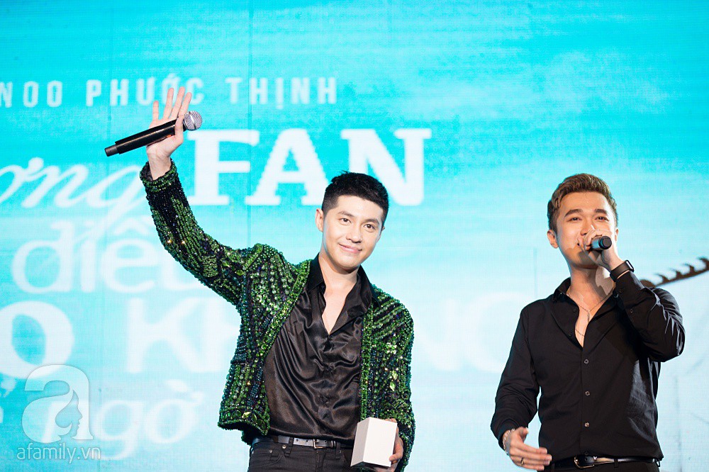 Bay liên tục từ Bắc vào Nam, Noo Phước Thịnh vẫn bùng nổ cùng fan trong ngày sinh nhật - Ảnh 10. Bay liên tục từ Bắc vào Nam, Noo Phước Thịnh vẫn bùng nổ cùng fan trong ngày sinh nhật - Ảnh 10.