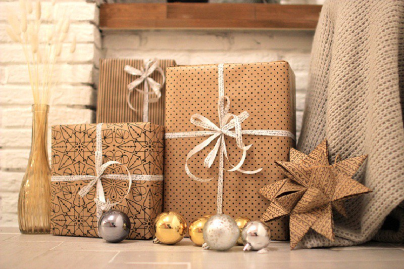 Ngỡ ngàng trước màn lột xác từ văn phòng tẻ nhạt sang phòng ngủ ấm áp, đậm màu không khí Giáng sinh - Ảnh 11. Ngỡ ngàng trước màn lột xác từ văn phòng tẻ nhạt sang phòng ngủ ấm áp, đậm màu không khí Giáng sinh - Ảnh 11.