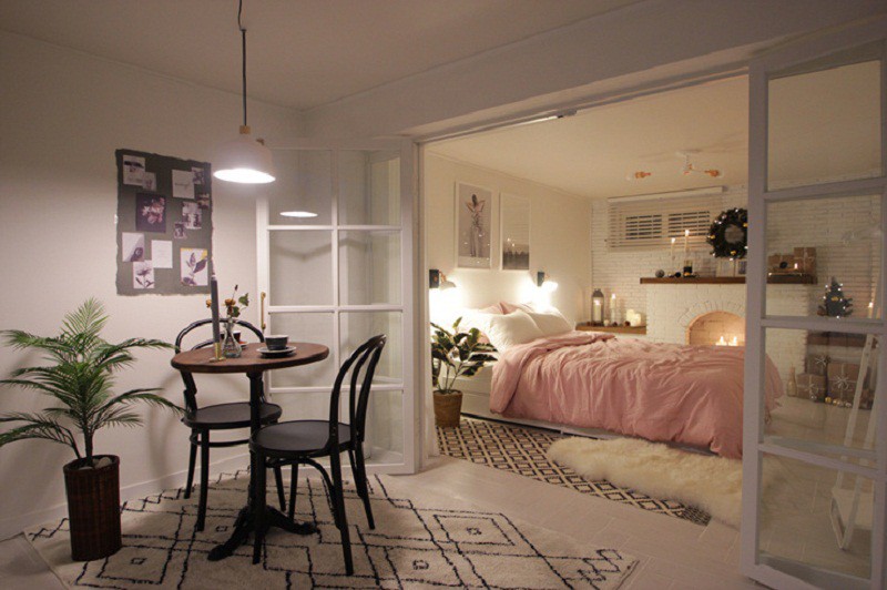 Ngỡ ngàng trước màn lột xác từ văn phòng tẻ nhạt sang phòng ngủ ấm áp, đậm màu không khí Giáng sinh - Ảnh 4. Ngỡ ngàng trước màn lột xác từ văn phòng tẻ nhạt sang phòng ngủ ấm áp, đậm màu không khí Giáng sinh - Ảnh 4.