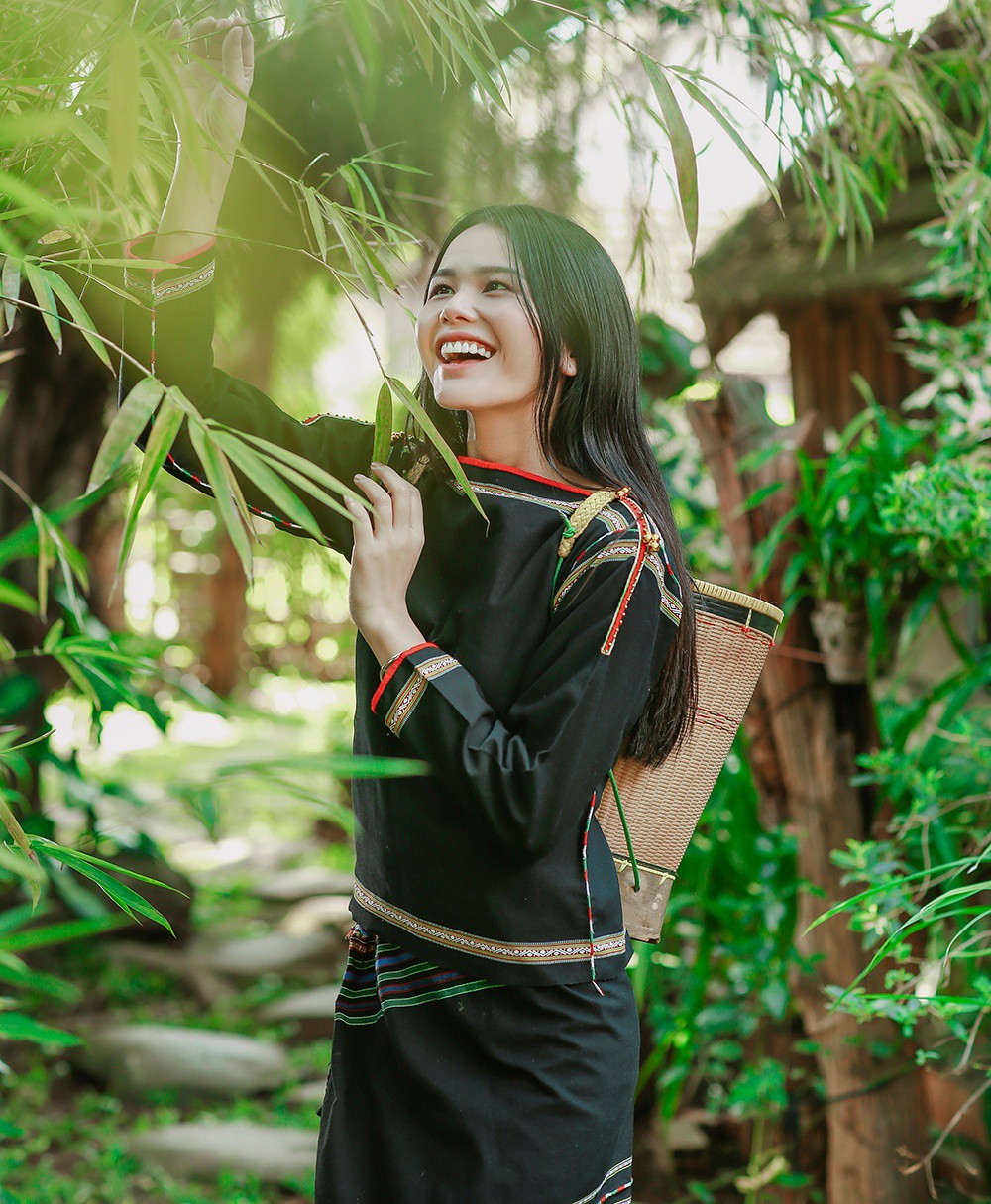 Cô nàng rắc rối bị ghét nhất The Face chia sẻ về mối quan hệ với HHen Niê - Ảnh 1. Cô nàng rắc rối bị ghét nhất The Face chia sẻ về mối quan hệ với HHen Niê - Ảnh 1.