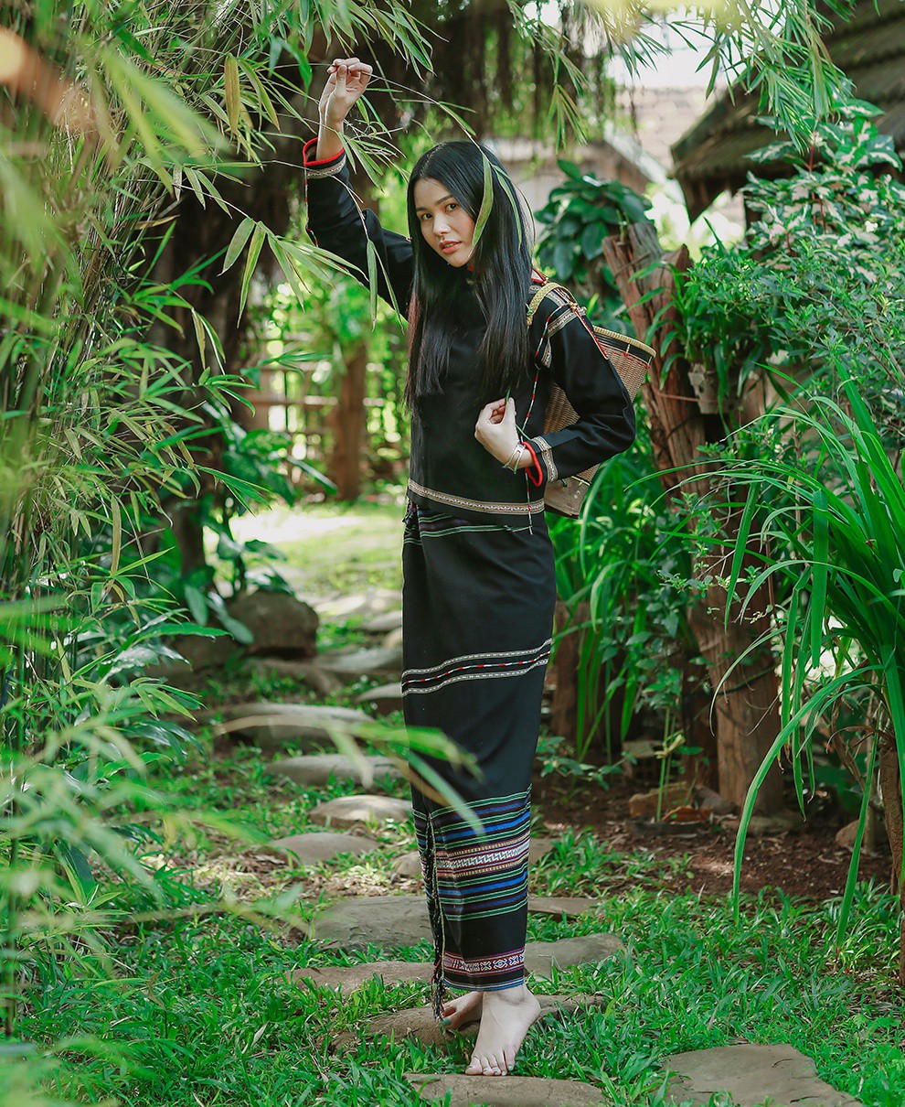 Cô nàng rắc rối bị ghét nhất The Face chia sẻ về mối quan hệ với HHen Niê - Ảnh 8. Cô nàng rắc rối bị ghét nhất The Face chia sẻ về mối quan hệ với HHen Niê - Ảnh 8.