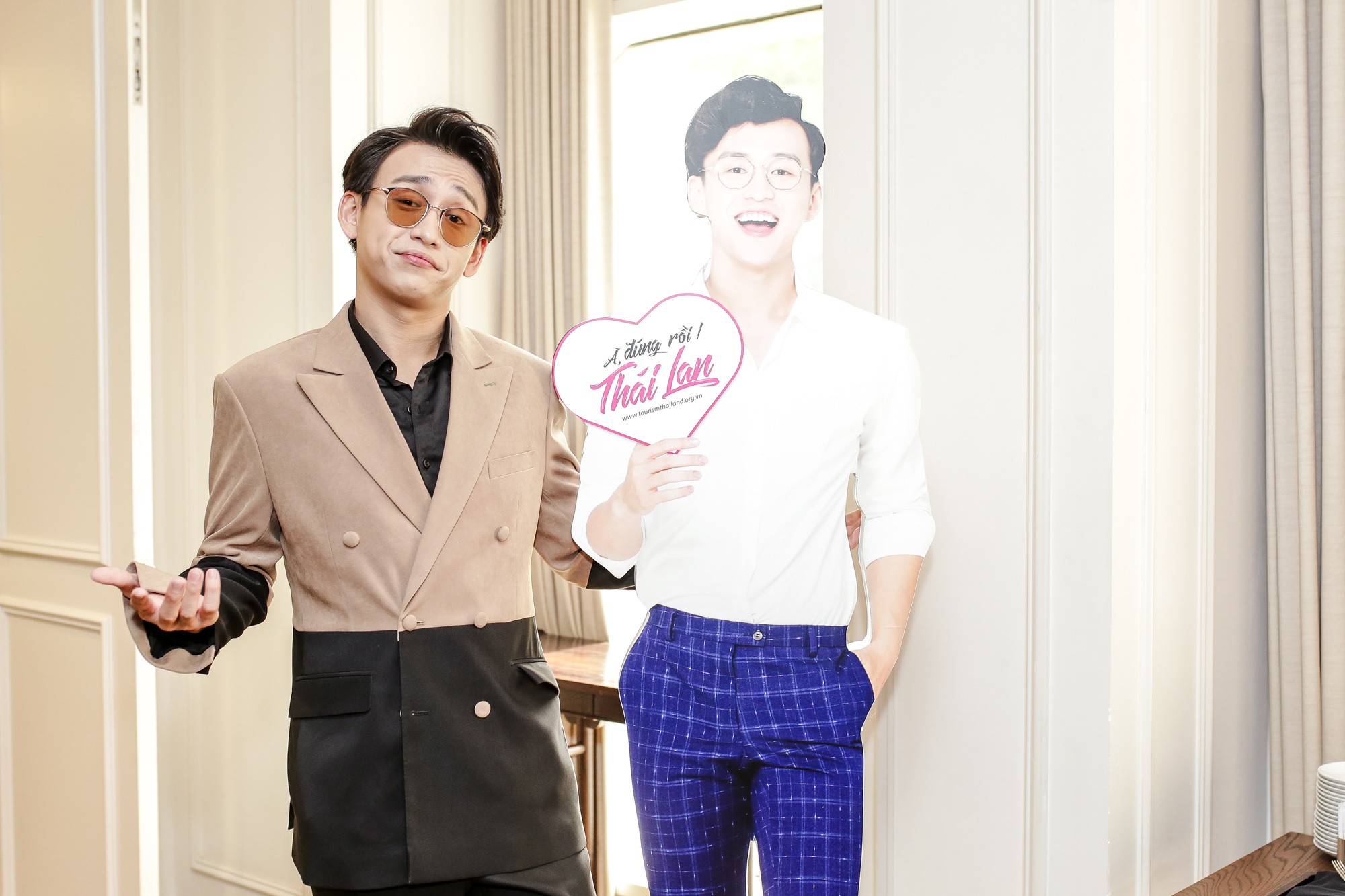 MC Quang Bảo than khổ khi bị Lê Thiện Hiếu bắt ép nhảy múa - Ảnh 1. MC Quang Bảo than khổ khi bị Lê Thiện Hiếu bắt ép nhảy múa - Ảnh 1.