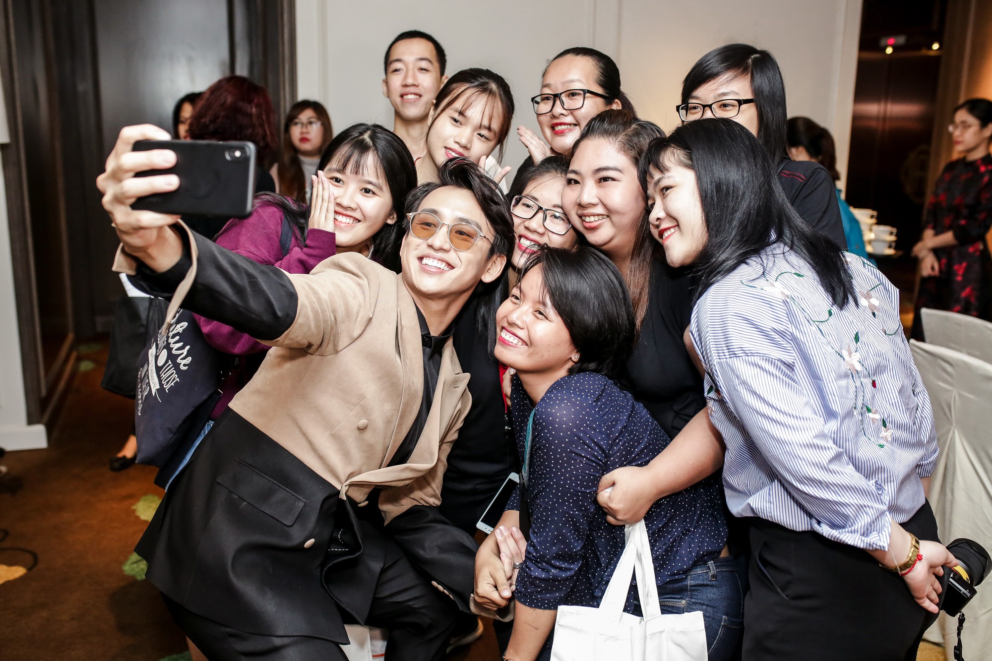 MC Quang Bảo than khổ khi bị Lê Thiện Hiếu bắt ép nhảy múa - Ảnh 7. MC Quang Bảo than khổ khi bị Lê Thiện Hiếu bắt ép nhảy múa - Ảnh 7.