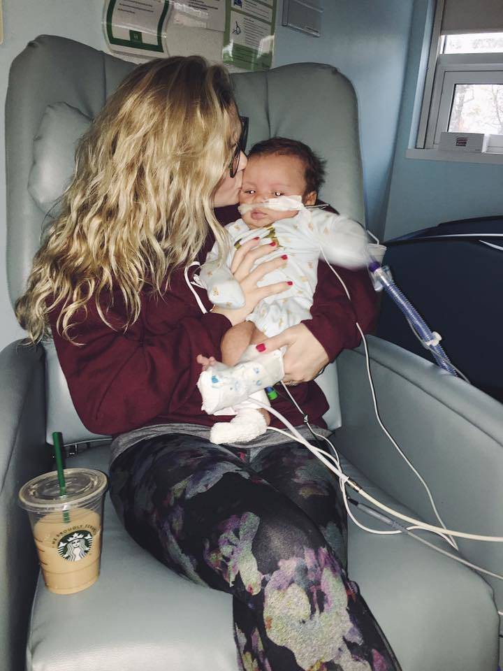 Bà mẹ ngàn lần hối tiếc vì đã để người ngoài thoải mái cưng nựng, ôm hôn con - Ảnh 4. Bà mẹ ngàn lần hối tiếc vì đã để người ngoài thoải mái cưng nựng, ôm hôn con - Ảnh 4.