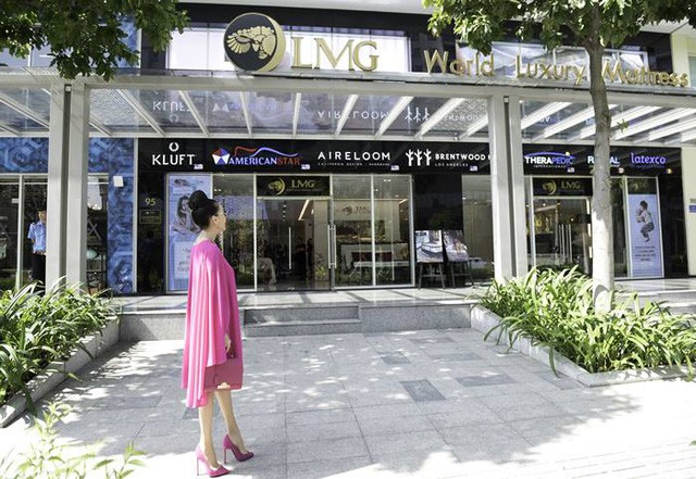 &ldquo;Người đẹp kh&ocirc;ng tuổi&rdquo; Diễm My g&acirc;y bất ngờ khi mua qu&agrave; tiền tỉ tặng chồng con nh&acirc;n dịp Gi&aacute;ng Sinh - Ảnh 1.