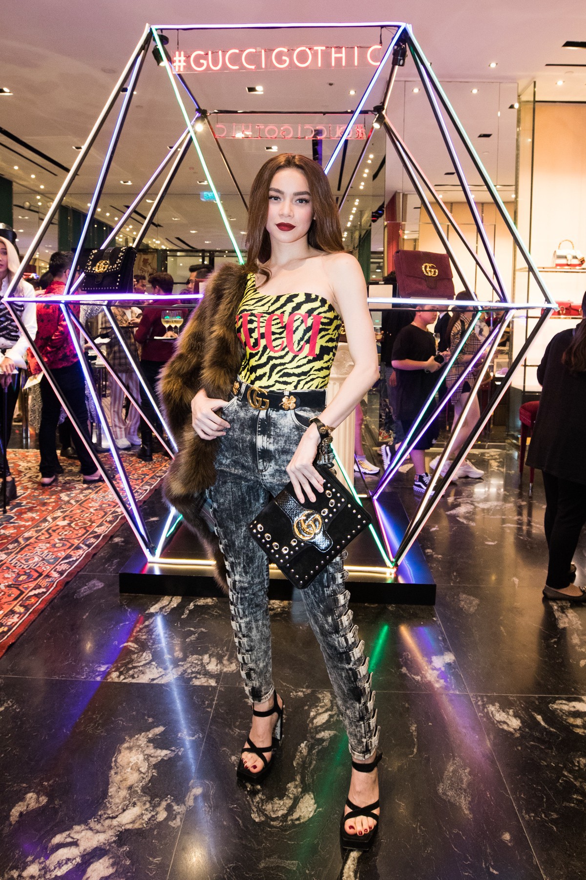 Mọi đôi bạn thân cũ đều hội tụ tại sự kiện Gucci: Kỳ Duyên đụng độ Jolie Nguyễn, Chi Pu tái ngộ Gil Lê - Ảnh 2. Mọi đôi bạn thân cũ đều hội tụ tại sự kiện Gucci: Kỳ Duyên đụng độ Jolie Nguyễn, Chi Pu tái ngộ Gil Lê - Ảnh 2.