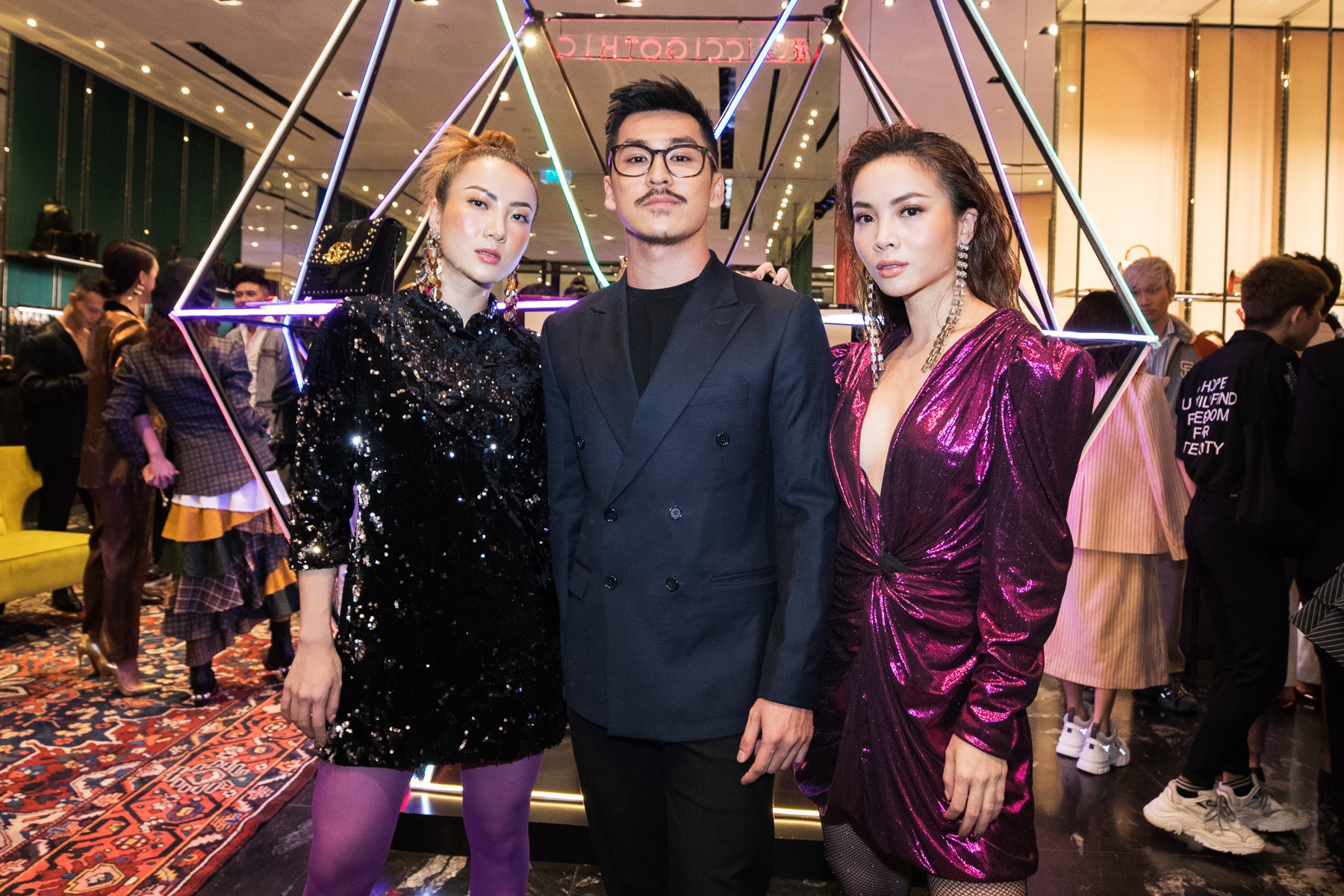 Mọi đôi bạn thân cũ đều hội tụ tại sự kiện Gucci: Kỳ Duyên đụng độ Jolie Nguyễn, Chi Pu tái ngộ Gil Lê - Ảnh 22. Mọi đôi bạn thân cũ đều hội tụ tại sự kiện Gucci: Kỳ Duyên đụng độ Jolie Nguyễn, Chi Pu tái ngộ Gil Lê - Ảnh 22.