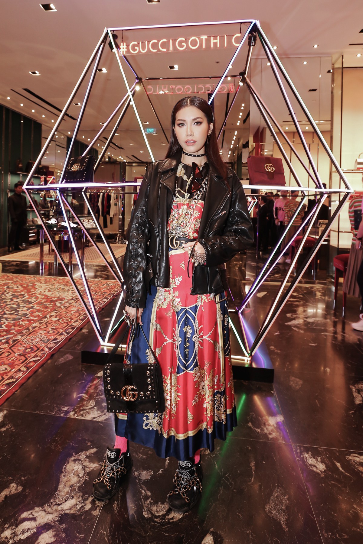 Mọi đôi bạn thân cũ đều hội tụ tại sự kiện Gucci: Kỳ Duyên đụng độ Jolie Nguyễn, Chi Pu tái ngộ Gil Lê - Ảnh 4. Mọi đôi bạn thân cũ đều hội tụ tại sự kiện Gucci: Kỳ Duyên đụng độ Jolie Nguyễn, Chi Pu tái ngộ Gil Lê - Ảnh 4.