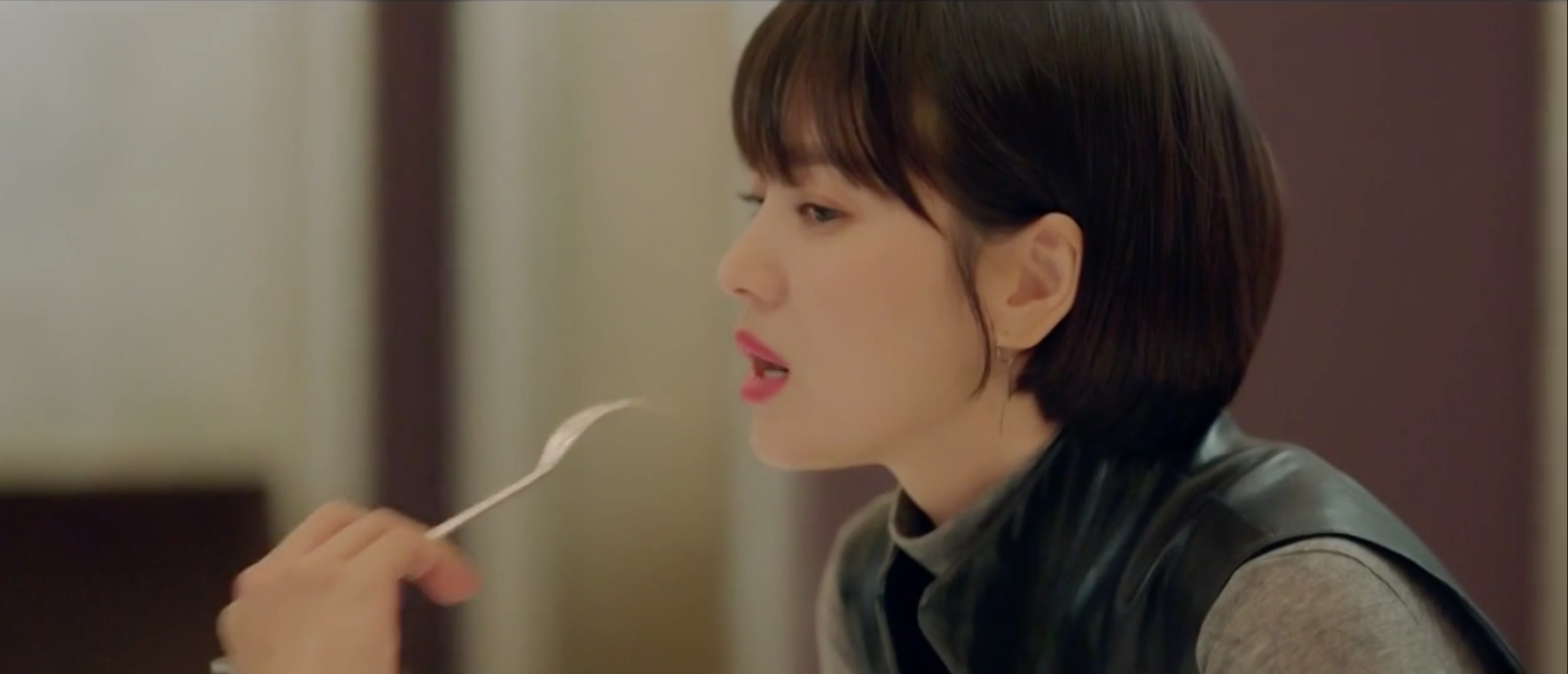 Mỗi khi thấy nhớ chị đại Song Hye Kyo, phi công trẻ Park Bo Gum sẽ làm điều ngây ngô này - Ảnh 13. Mỗi khi thấy nhớ chị đại Song Hye Kyo, phi công trẻ Park Bo Gum sẽ làm điều ngây ngô này - Ảnh 13.