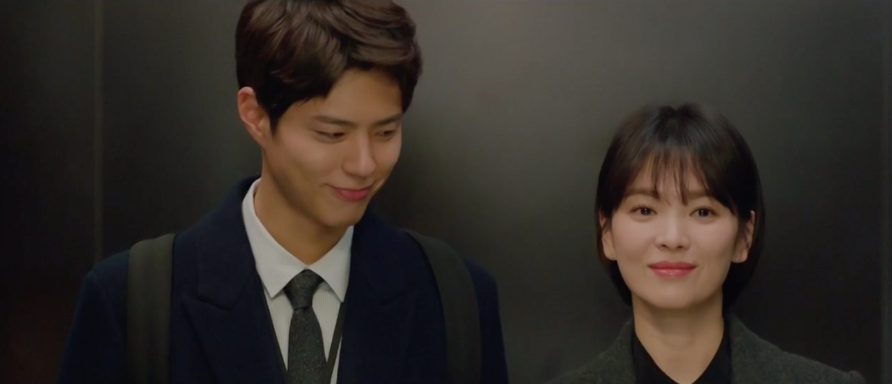 Mỗi khi thấy nhớ chị đại Song Hye Kyo, phi công trẻ Park Bo Gum sẽ làm điều ngây ngô này - Ảnh 1. Mỗi khi thấy nhớ chị đại Song Hye Kyo, phi công trẻ Park Bo Gum sẽ làm điều ngây ngô này - Ảnh 1.