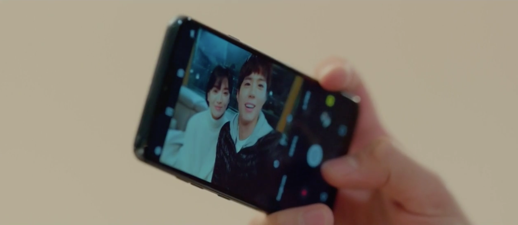 Mỗi khi thấy nhớ chị đại Song Hye Kyo, phi công trẻ Park Bo Gum sẽ làm điều ngây ngô này - Ảnh 10. Mỗi khi thấy nhớ chị đại Song Hye Kyo, phi công trẻ Park Bo Gum sẽ làm điều ngây ngô này - Ảnh 10.