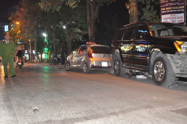 Nữ t&agrave;i xế l&aacute;i xe Lexus g&acirc;y tai nạn li&ecirc;n ho&agrave;n đối diện h&igrave;nh phạt n&agrave;o? - Ảnh 1.