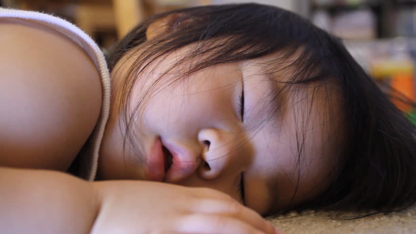 Đang ngủ trưa ở trường mẫu giáo, bé trai 5 tuổi miệng thâm đen, không thể thở và đột tử trong tích tắc - Ảnh 2. Đang ngủ trưa ở trường mẫu giáo, bé trai 5 tuổi miệng thâm đen, không thể thở và đột tử trong tích tắc - Ảnh 2.