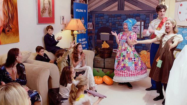 Hội rich kid Anh Quốc khoe qu&agrave; Gi&aacute;ng sinh sớm, to&agrave;n trang sức, h&agrave;ng hiệu tiền tỷ - Ảnh 14.