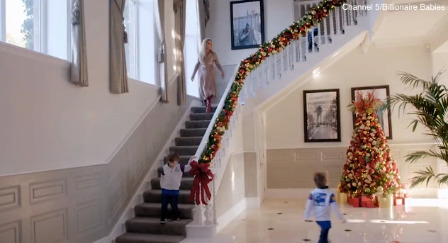 Hội rich kid Anh Quốc khoe qu&agrave; Gi&aacute;ng sinh sớm, to&agrave;n trang sức, h&agrave;ng hiệu tiền tỷ - Ảnh 9.