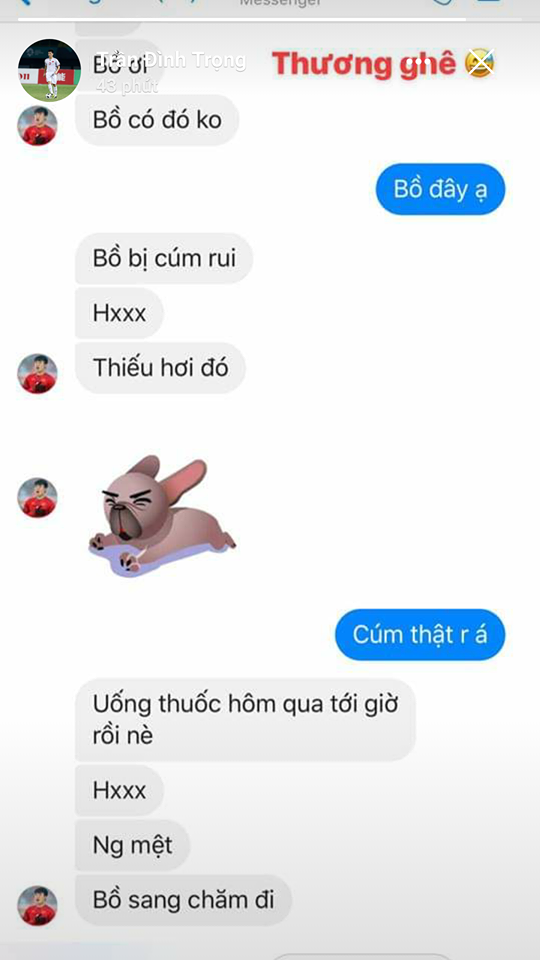 Bị c&uacute;m ngay khi vừa đặt ch&acirc;n l&ecirc;n đất Qatar, Tư Dũng đổ lỗi do thiếu hơi, m&egrave; nheo Trọng Ỉn sang chăm s&oacute;c - Ảnh 1.