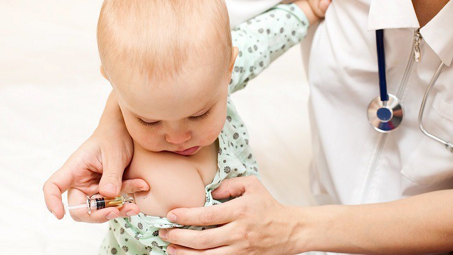 Nhiều trẻ tím tái phải nhập viện sau khi tiêm vắc xin thay thế Quinvaxem: Bộ Y tế nói gì? - Ảnh 2. Nhiều trẻ tím tái phải nhập viện sau khi tiêm vắc xin thay thế Quinvaxem: Bộ Y tế nói gì? - Ảnh 2.