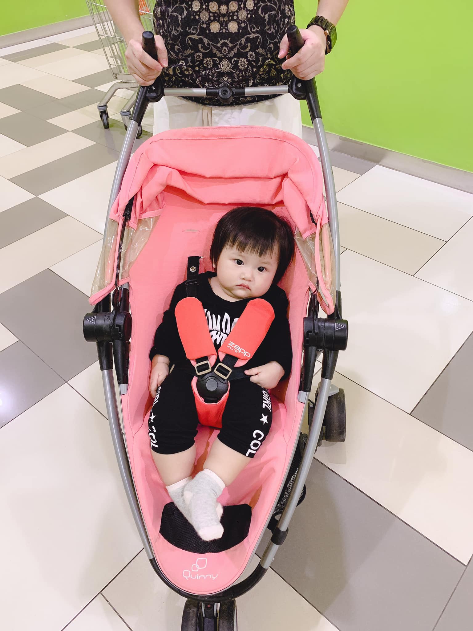 Thích thú với vẻ ngoài vô cùng đáng yêu của con gái Trang Pilla, chưa tròn 1 tuổi nhưng đã sắp được lên chức chị - Ảnh 3. Thích thú với vẻ ngoài vô cùng đáng yêu của con gái Trang Pilla, chưa tròn 1 tuổi nhưng đã sắp được lên chức chị - Ảnh 3.