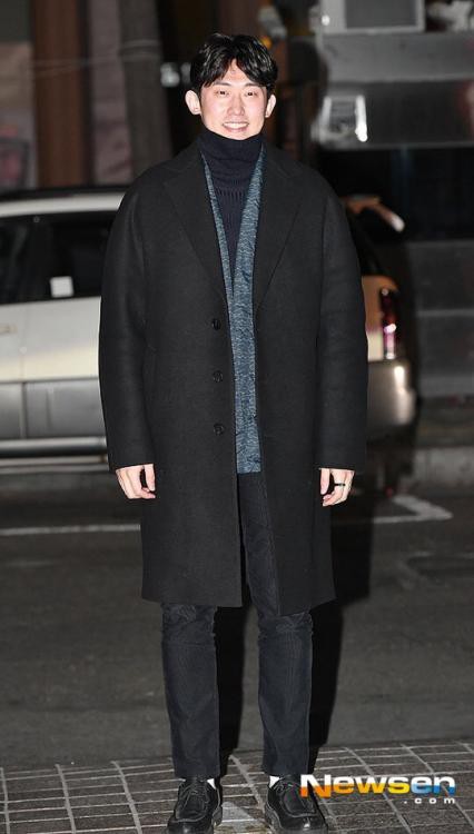 Park Shin Hye tạo kiểu t&oacute;c mới cực lạ lẫm thu h&uacute;t sự ch&uacute; &yacute; - Ảnh 13.