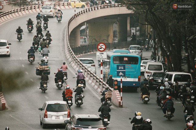 Hà Nội trước và trong Tết: Những sự đối lập vô cùng đáng yêu! - Ảnh 25.