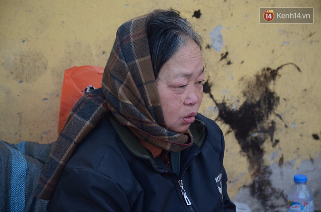 Xót xa phận đời của đôi vợ chồng Hà Nội sống trong căn nhà rác, hơn 20 năm chưa có được cái Tết trọn vẹn - Ảnh 1.