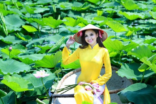 Chẳng thể chối cãi: Nón lá chính là ‘phụ kiện thời trang không tuổi’ ở mọi thời đại! - Ảnh 11.