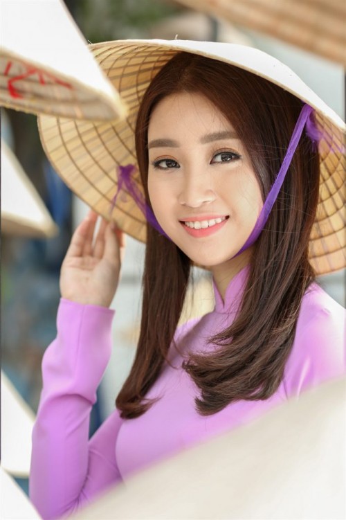 Chẳng thể chối cãi: Nón lá chính là ‘phụ kiện thời trang không tuổi’ ở mọi thời đại! - Ảnh 3.