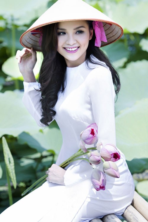 Chẳng thể chối cãi: Nón lá chính là ‘phụ kiện thời trang không tuổi’ ở mọi thời đại! - Ảnh 10.
