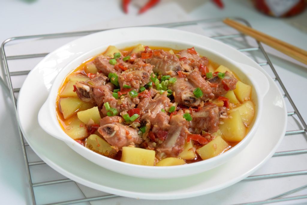 Sườn hấp khoai tây món ngon dễ làm - Ảnh 5. Sườn hấp khoai tây món ngon dễ làm - Ảnh 5.